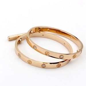 💫Stylish cross bracelet